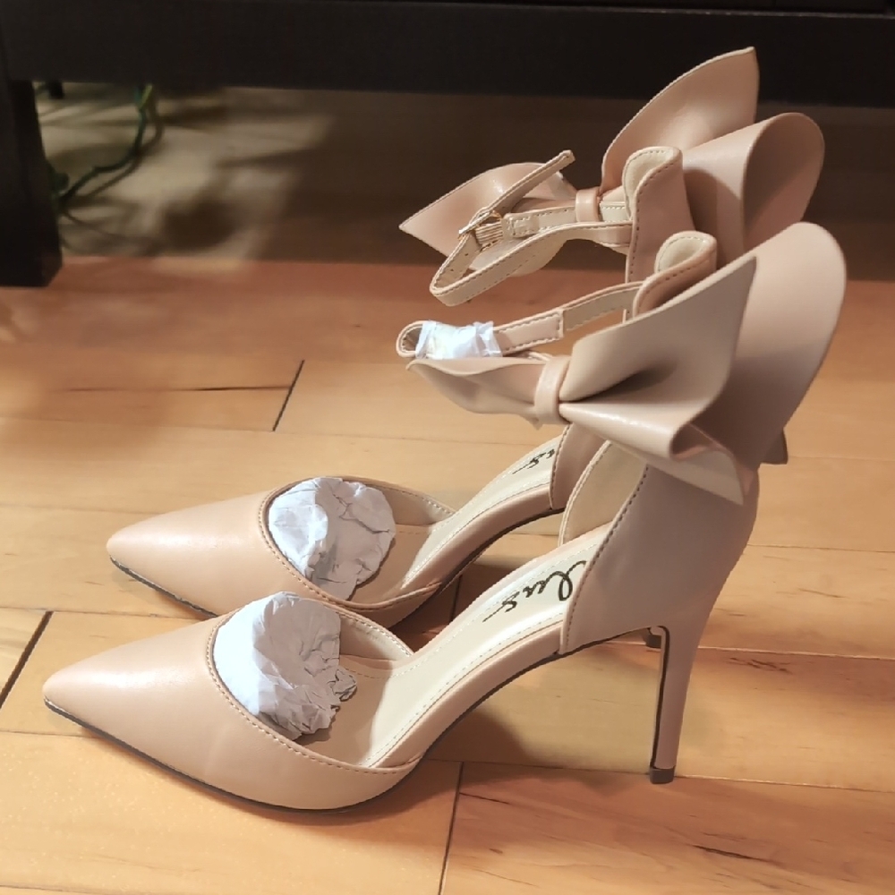 7.5 Lizaa Nude Bow Ankle Strap Pumps